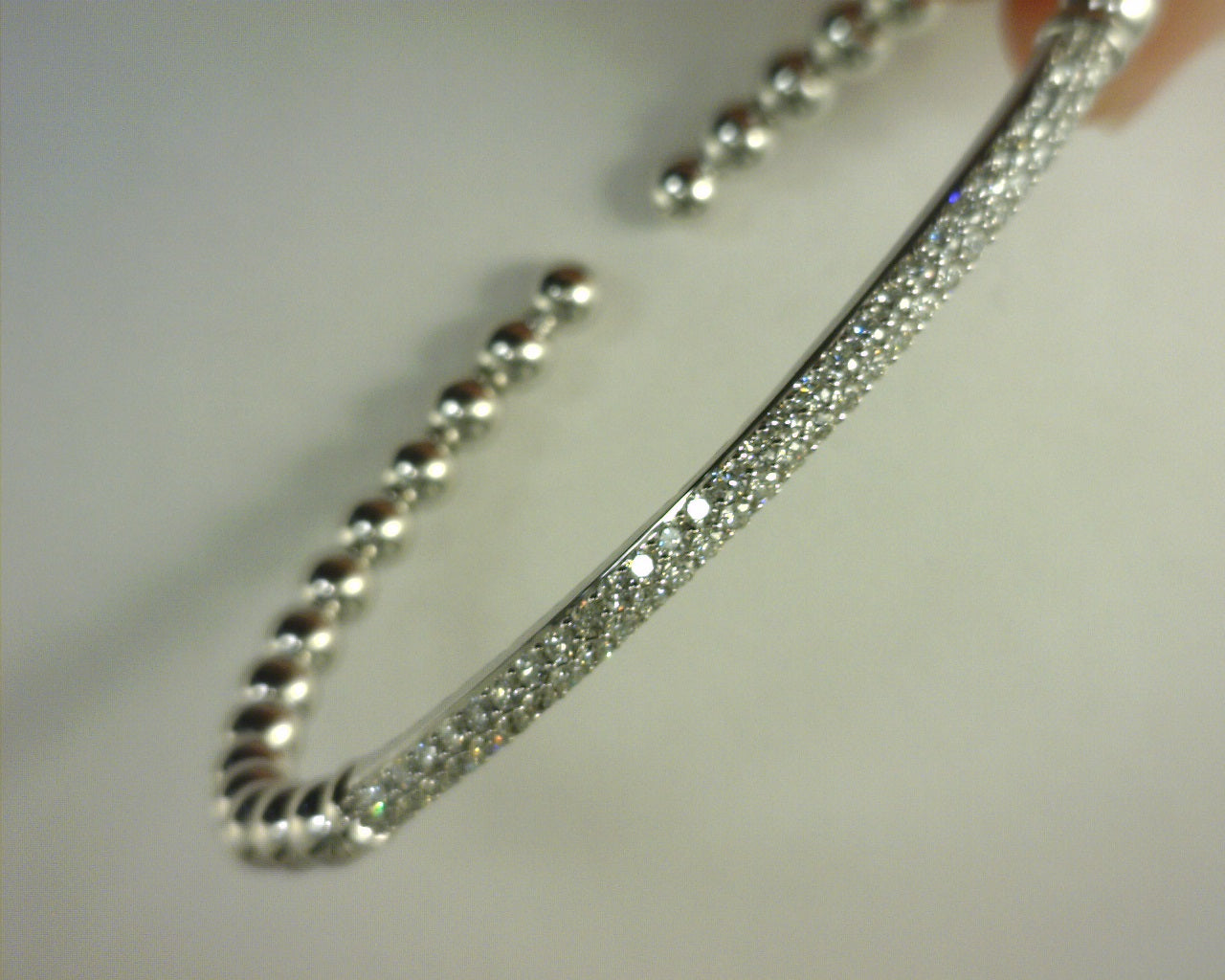 Gabriel NY 14K White Gold Diamond Pave Bar Bujukan Split Bangle .76ct S1978602