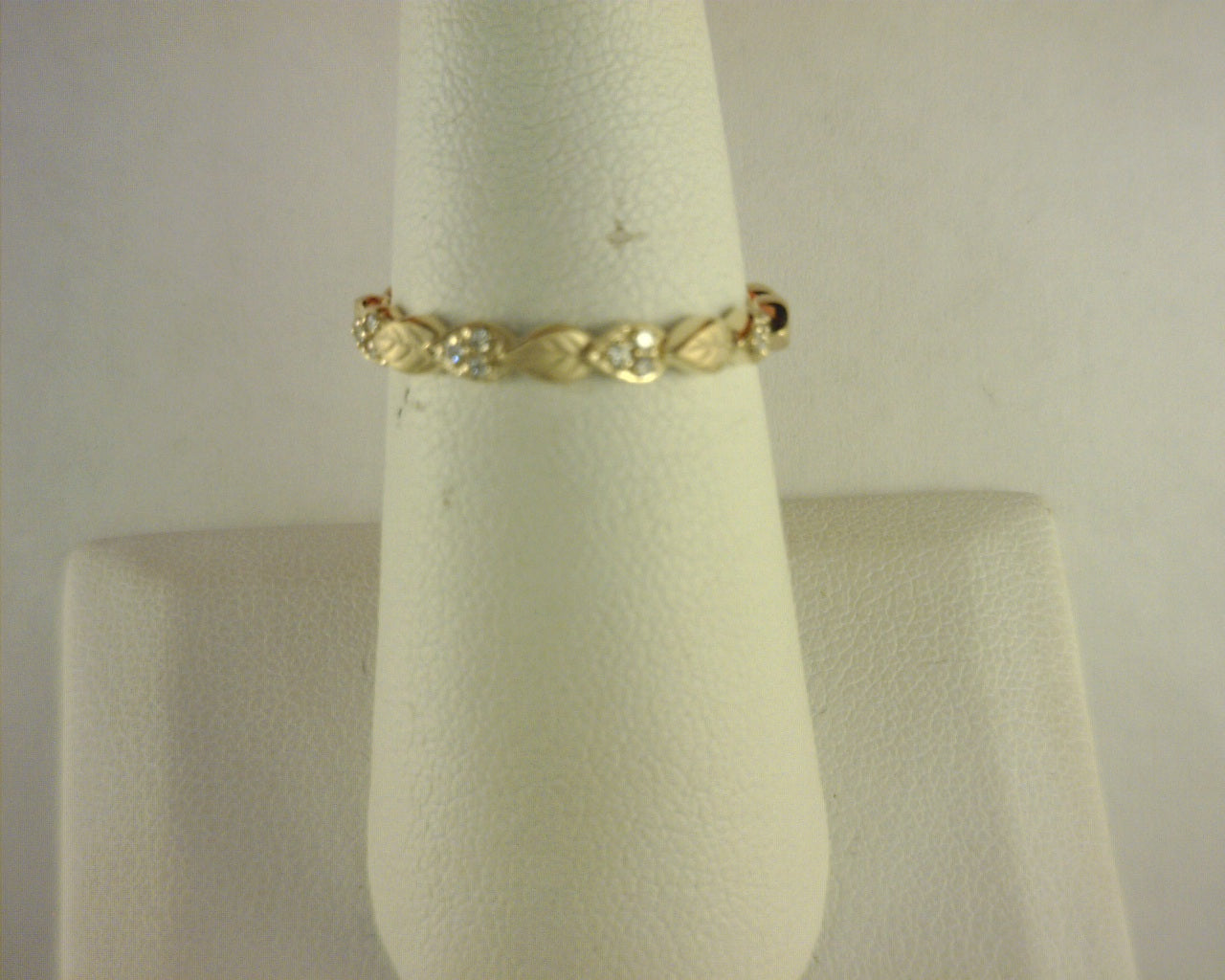 Gabriel NY 14K Yellow Gold Delicate Leaf Diamond Stackable Ring .09ct S2060941