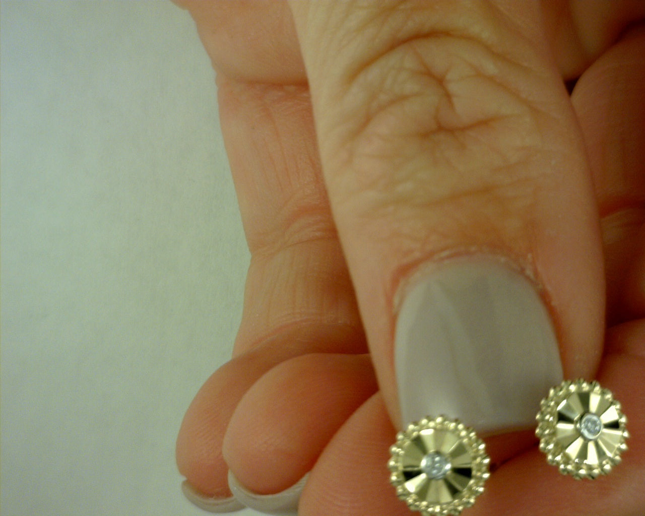 14 KARAT WHITE AND YELLOW GOLD DIAMOND STUD EARRING #S1958058