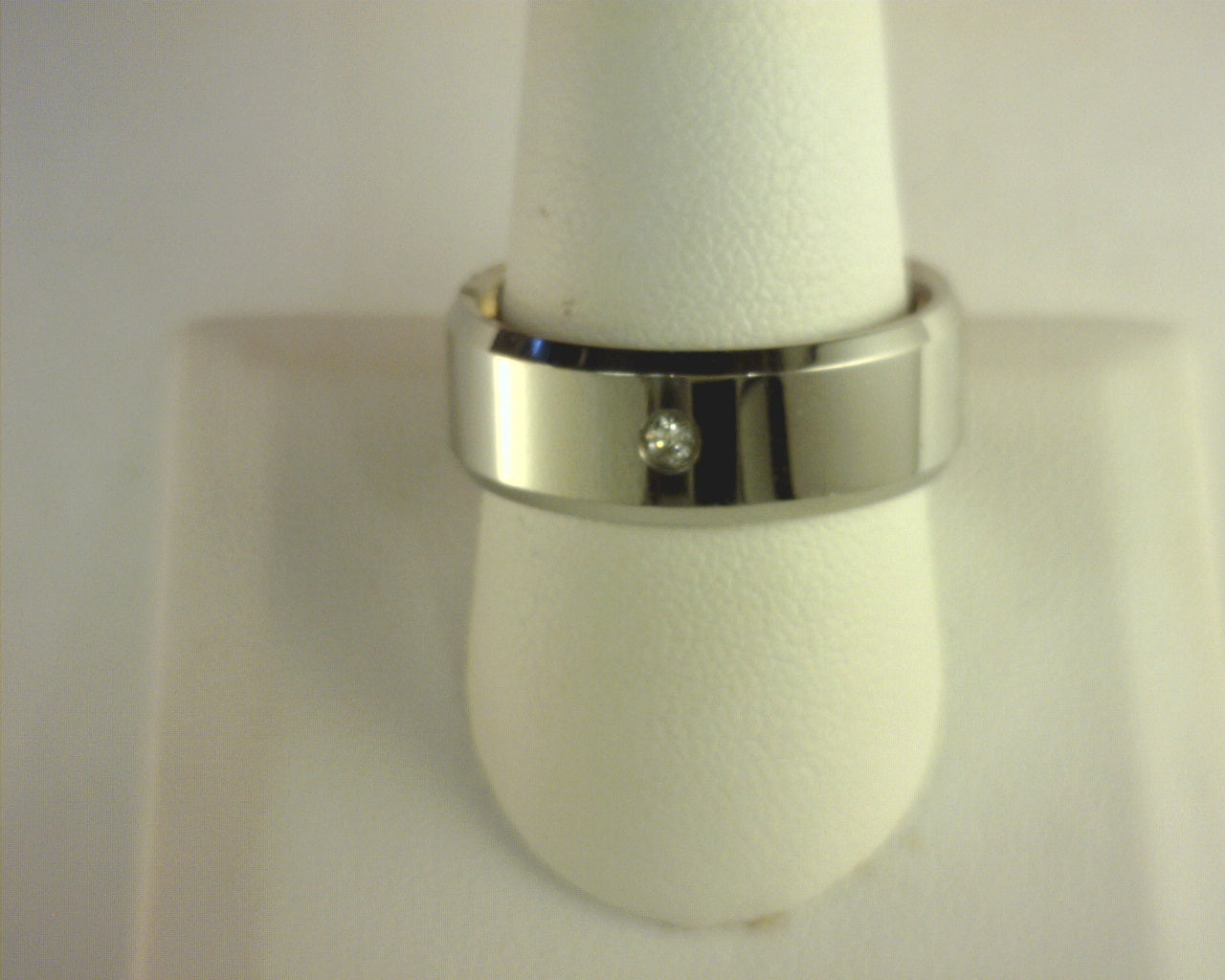 THORSTEN BERKSHIRE Domed Diamond Tungsten Ring