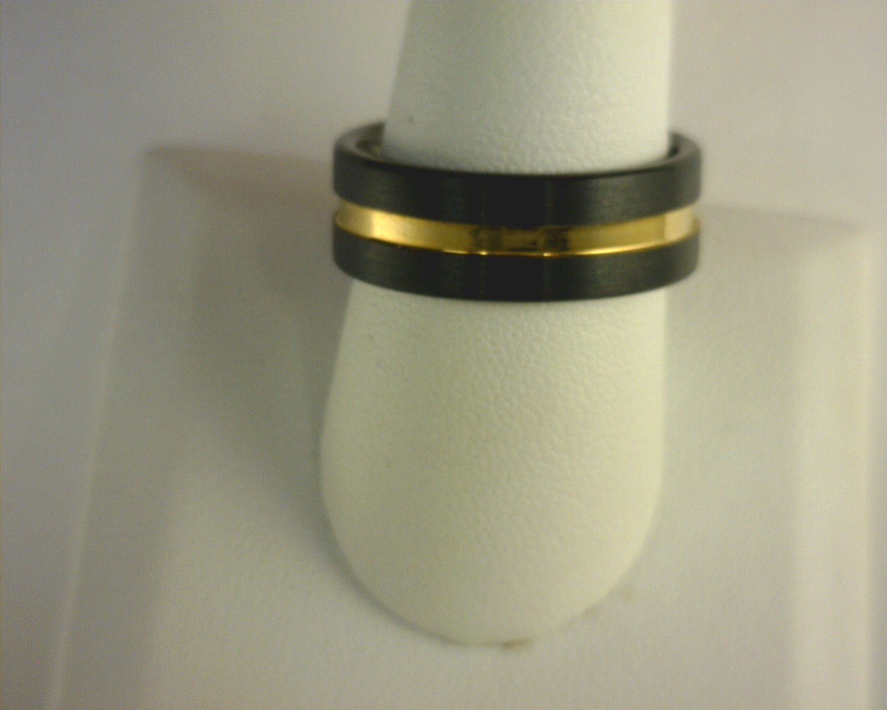 THORSTEN VIVALDI Black Ceramic Wedding Band With Yellow Gold Groove