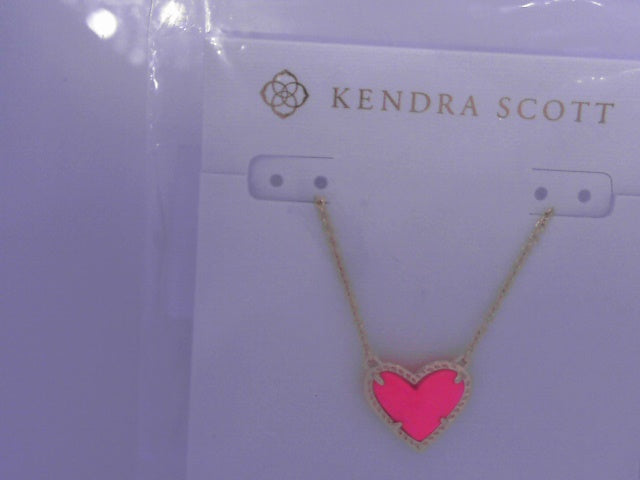 Kendra scott ari heart short pendant necklace