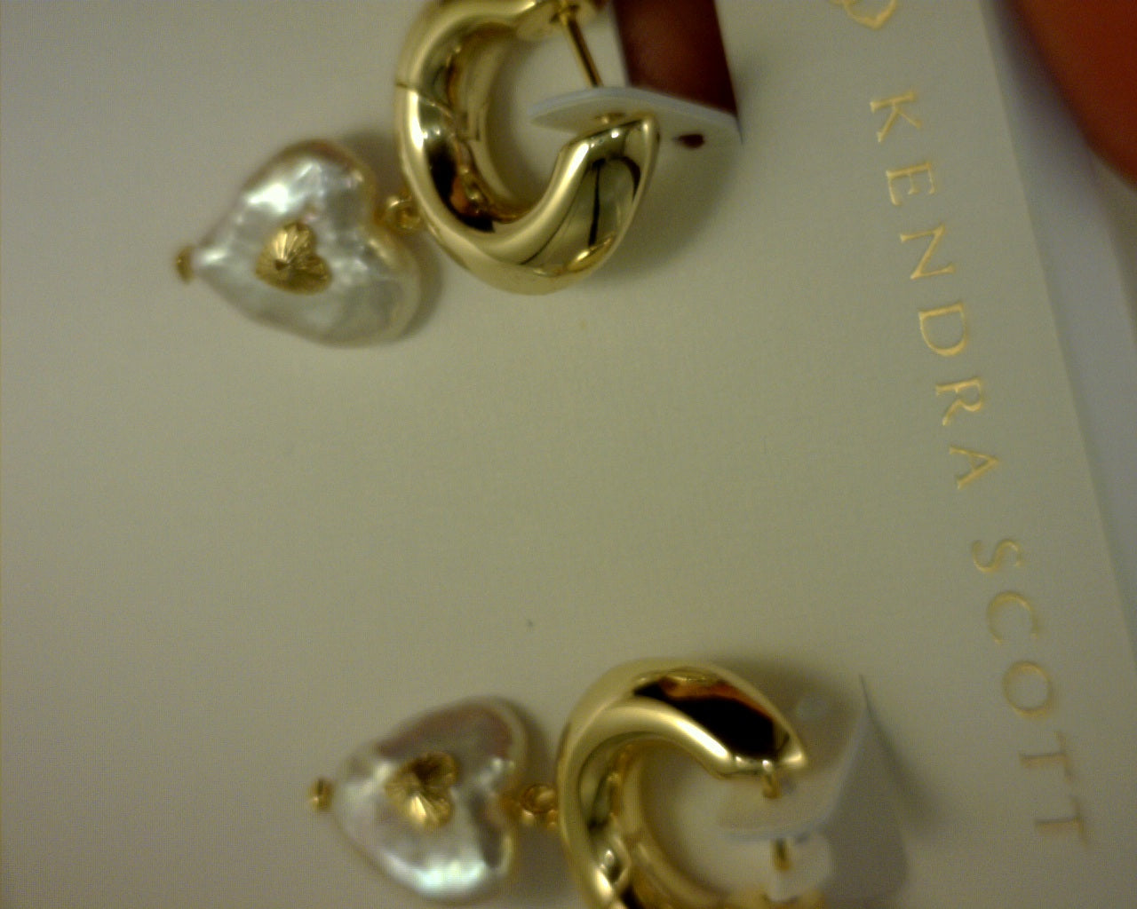 sasha heart huggie ear gold freshwater pearl