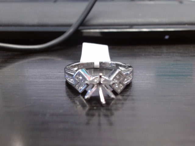 Lady's White 18 Karat Contemporary Engagement Ring