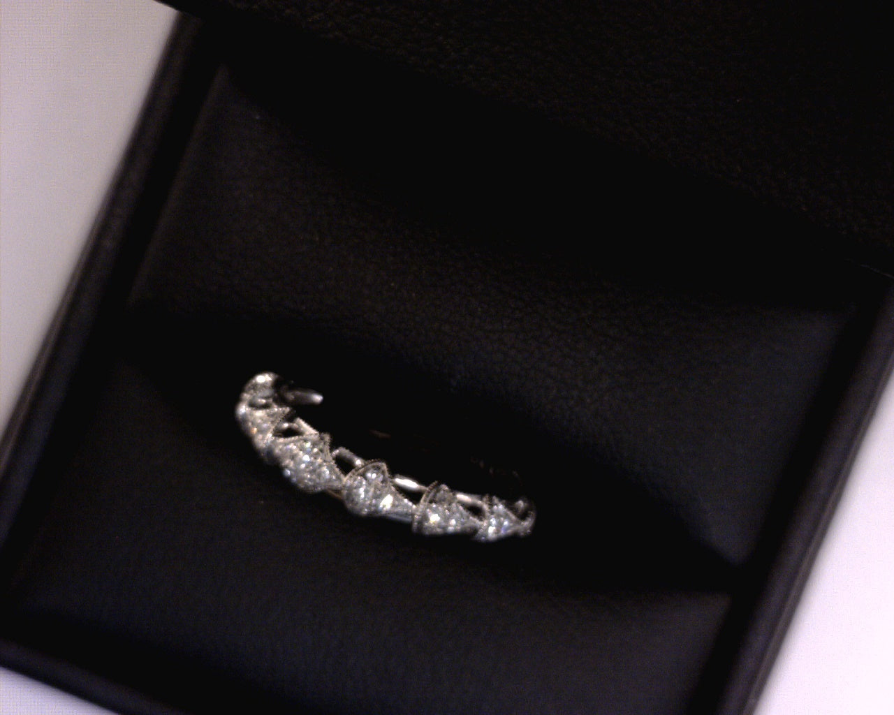 Lady's White 14 Karat Wedding Band