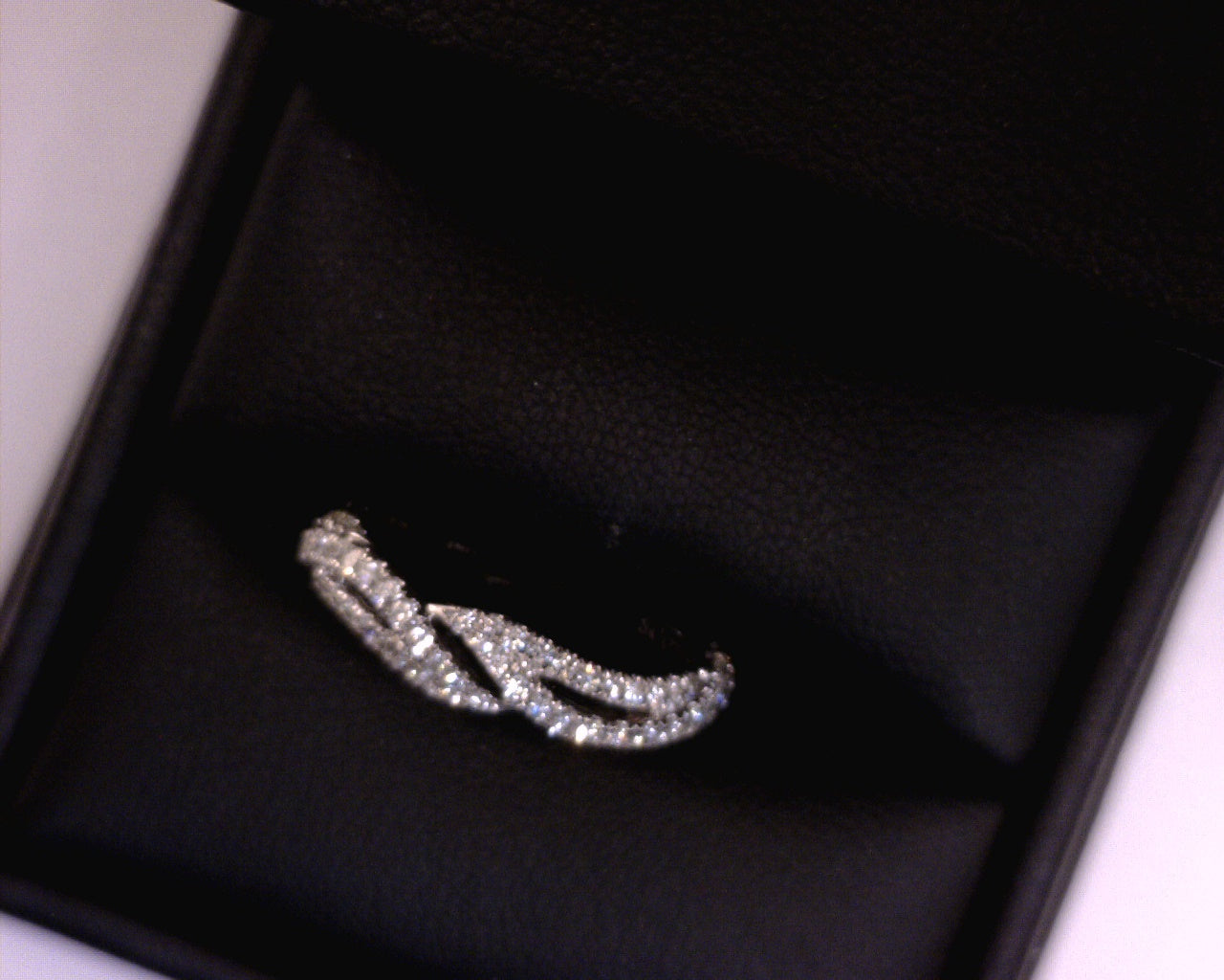 Lady's White 14 Karat Wedding Band