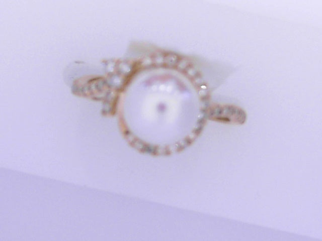 Diamond And Pearl Ring 14K Yellow Gold