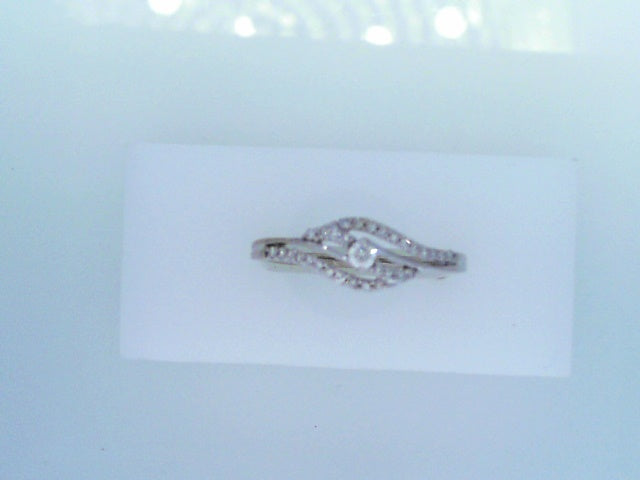10k White Gold Diamond Fashion Ring