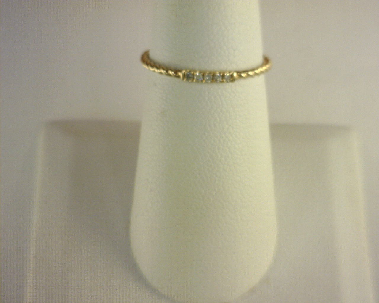 10KY DIAMOND RING 1/20CTW
