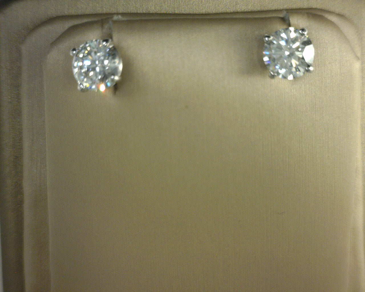 LAB GROWN DIAMOND STUDS