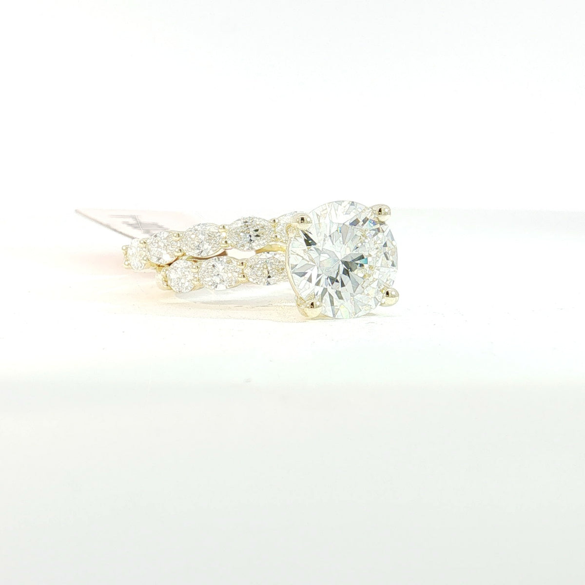 LAB GROWN DIAMOND ENGAGEMENT RINGS