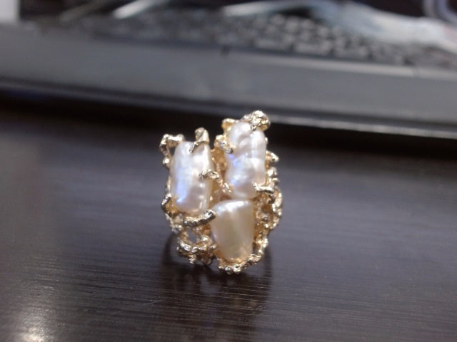 3-Stone Pearl and Gold Ring