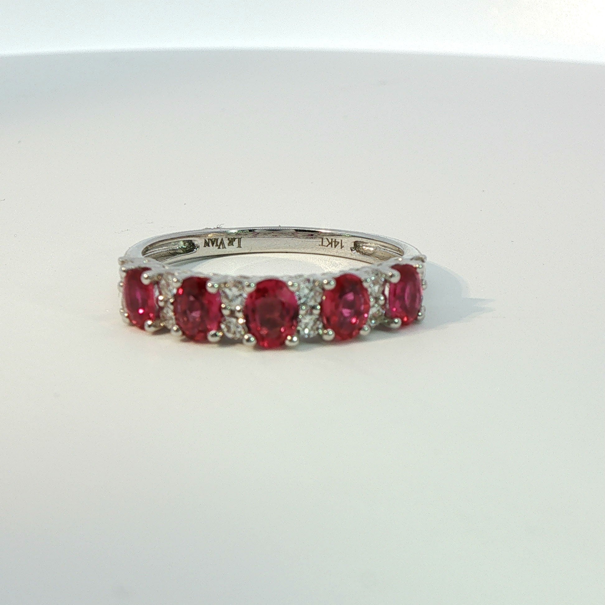 14K VANILLA GOLD PASSION RUBY 1CTS WITH DIAMONDS