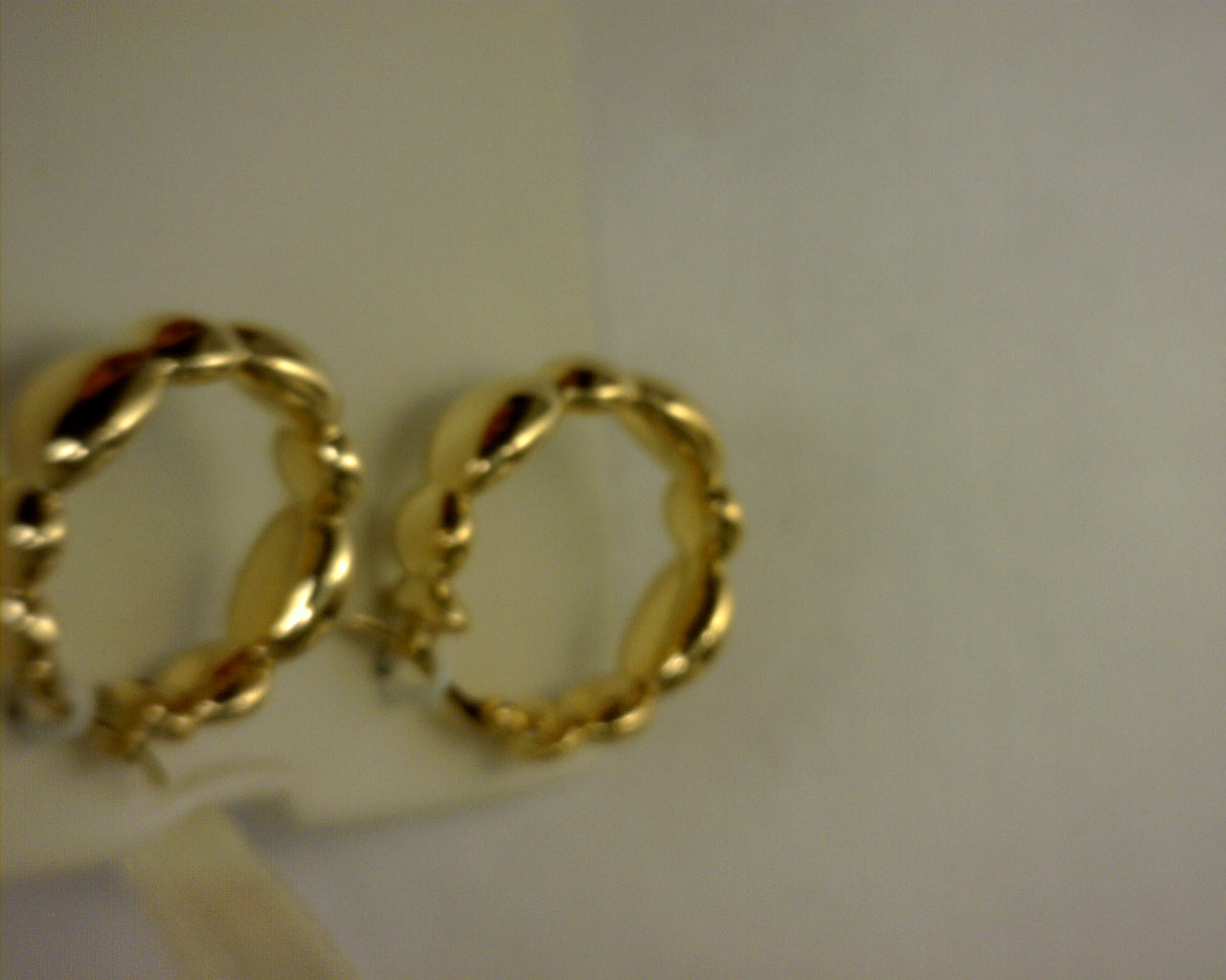 14K YELLOW GOLD PEAR SHAPE BEAD HOOP