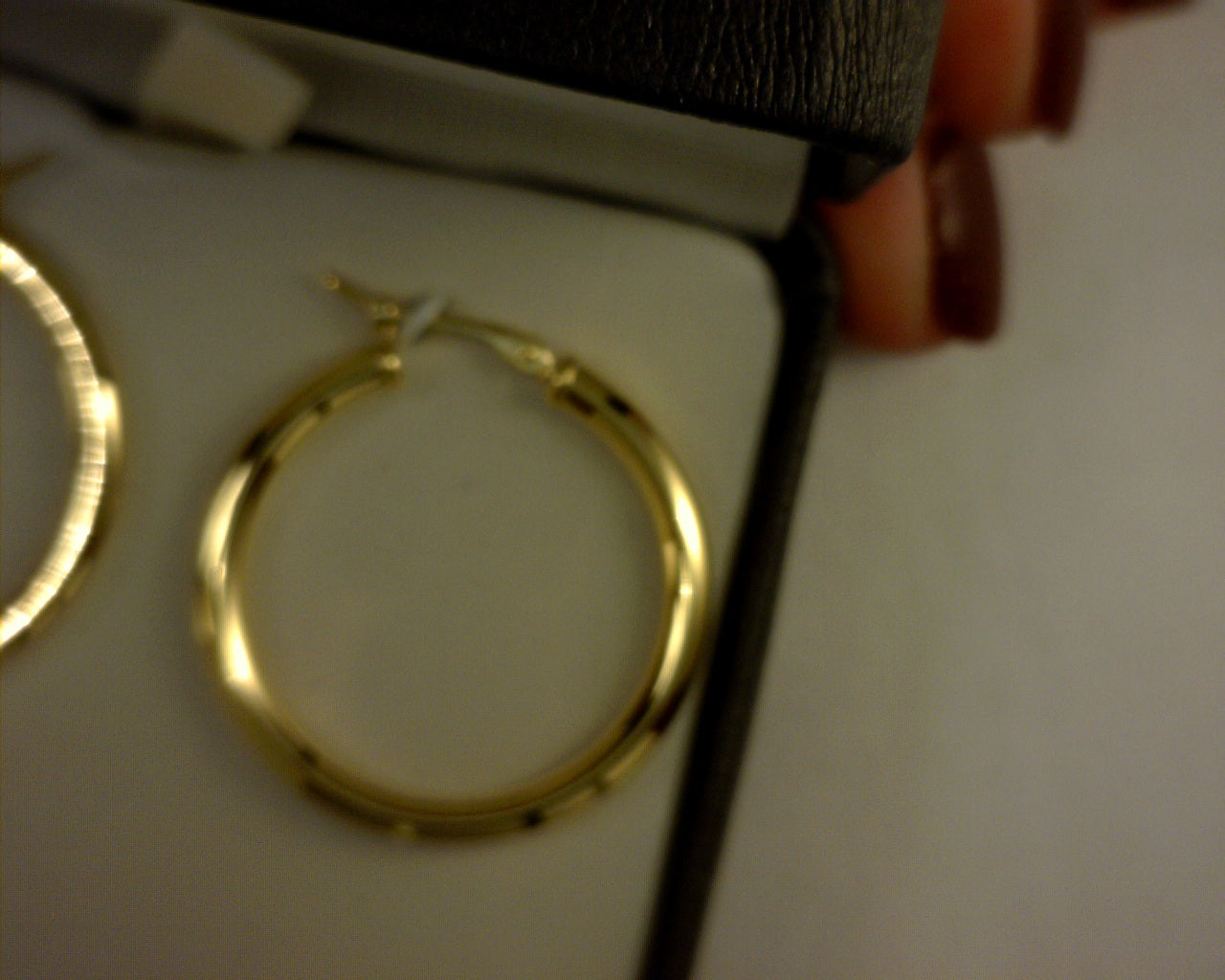 14 k yellow gold 2.5x25mm hoop