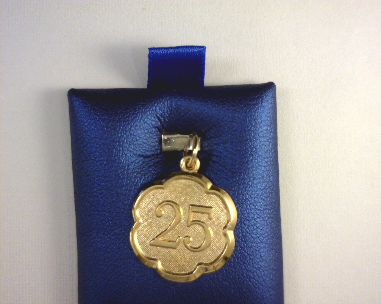 Rembrandt 25 Charm 14k Yellow Gold