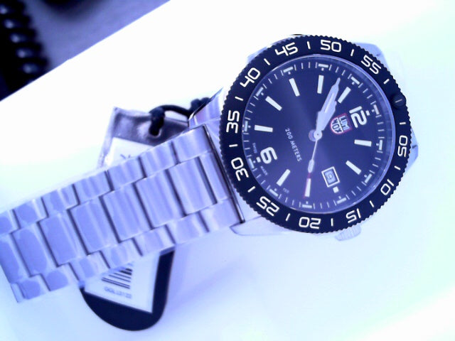 Pacific Diver Black Dial with Stainless Steel Bracelet