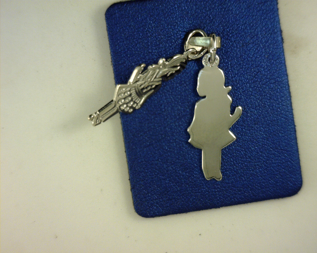 STERLING WAVING GIRL CHARM