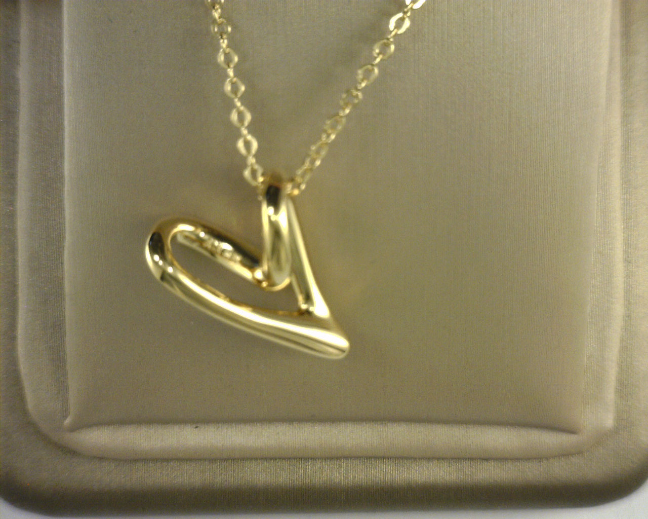 PANDORA NECKLACES/CHAINS