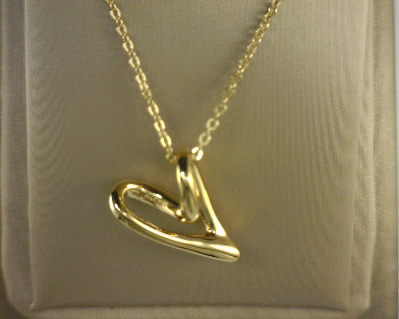 PANDORA NECKLACES/CHAINS