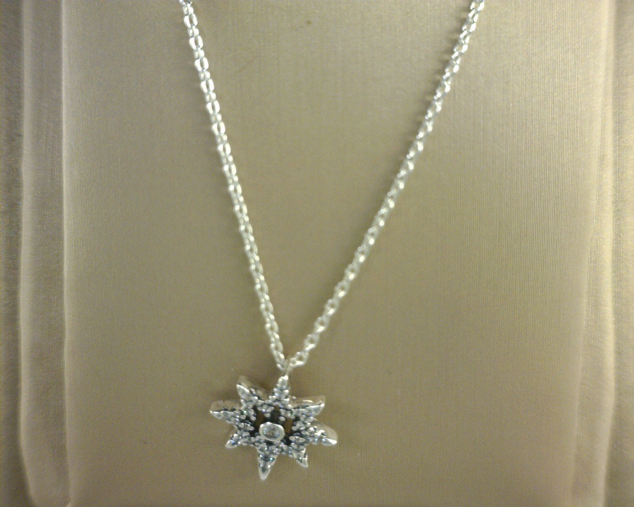 PANDORA NECKLACES/CHAINS