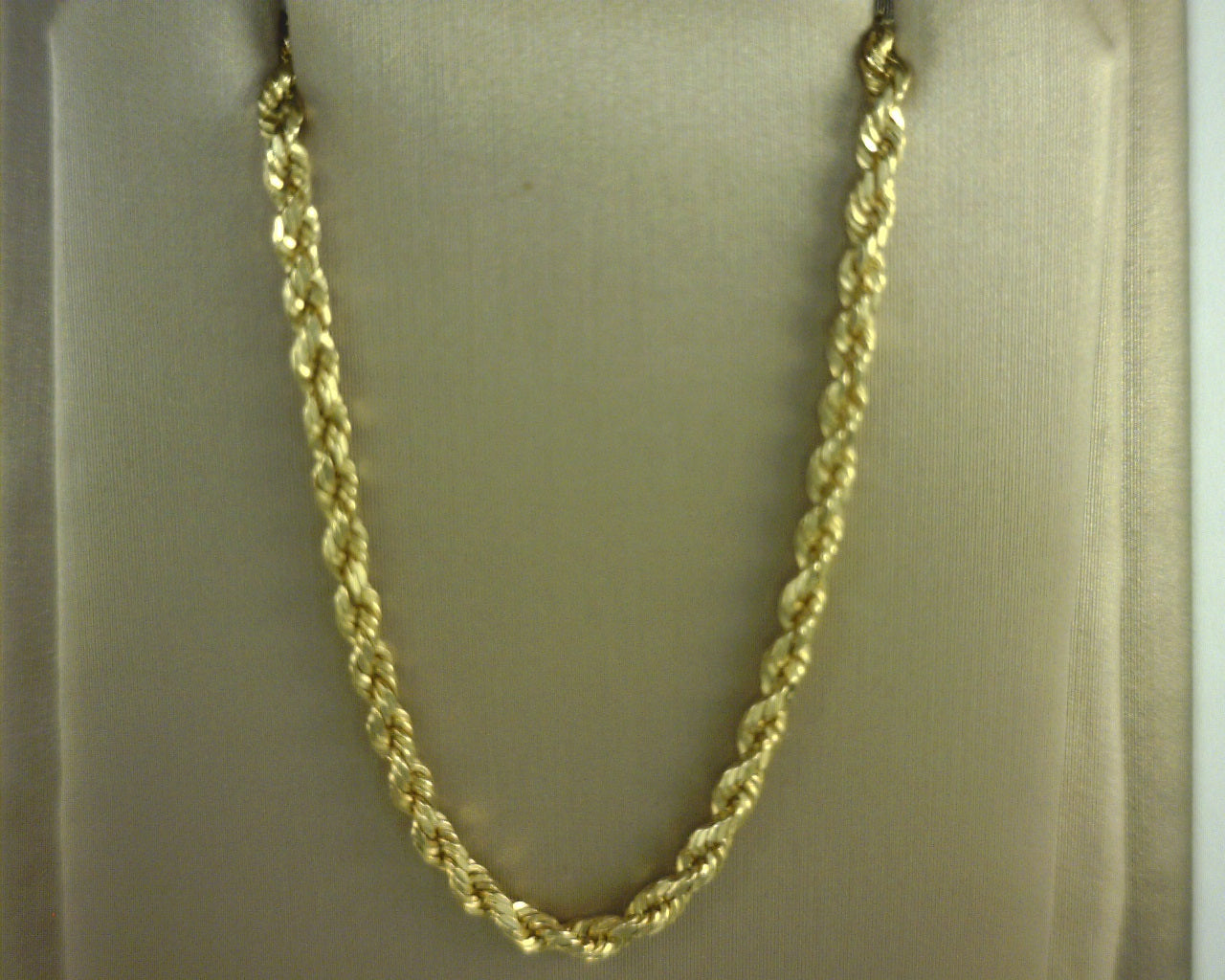 10 karat yellow gold rope chain 16"