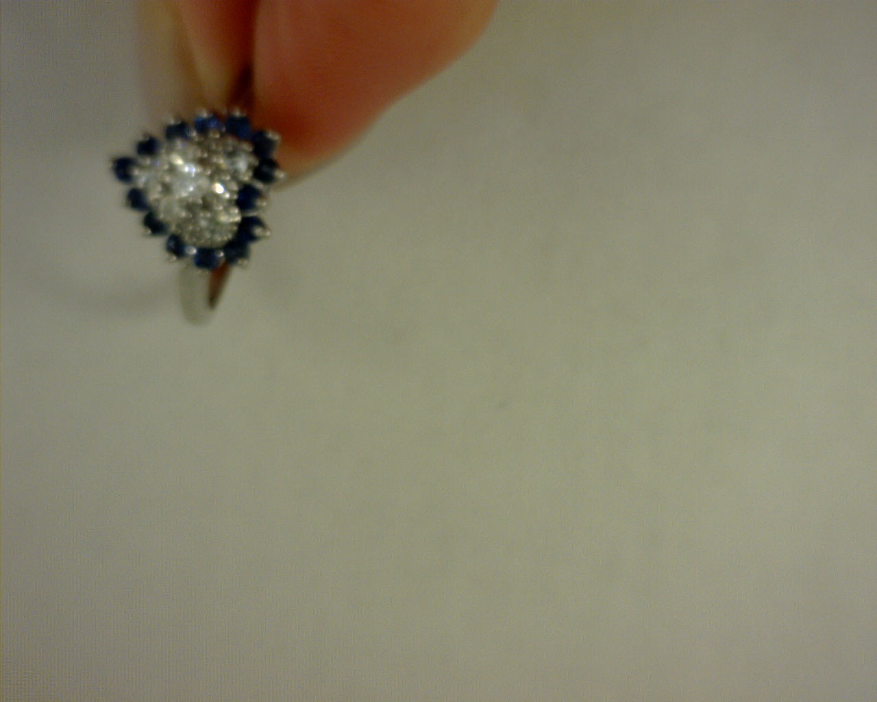 14 karat white gold 3.3g diamond and sapphire heart ring with .43 tcw saph and .23 tcw dia