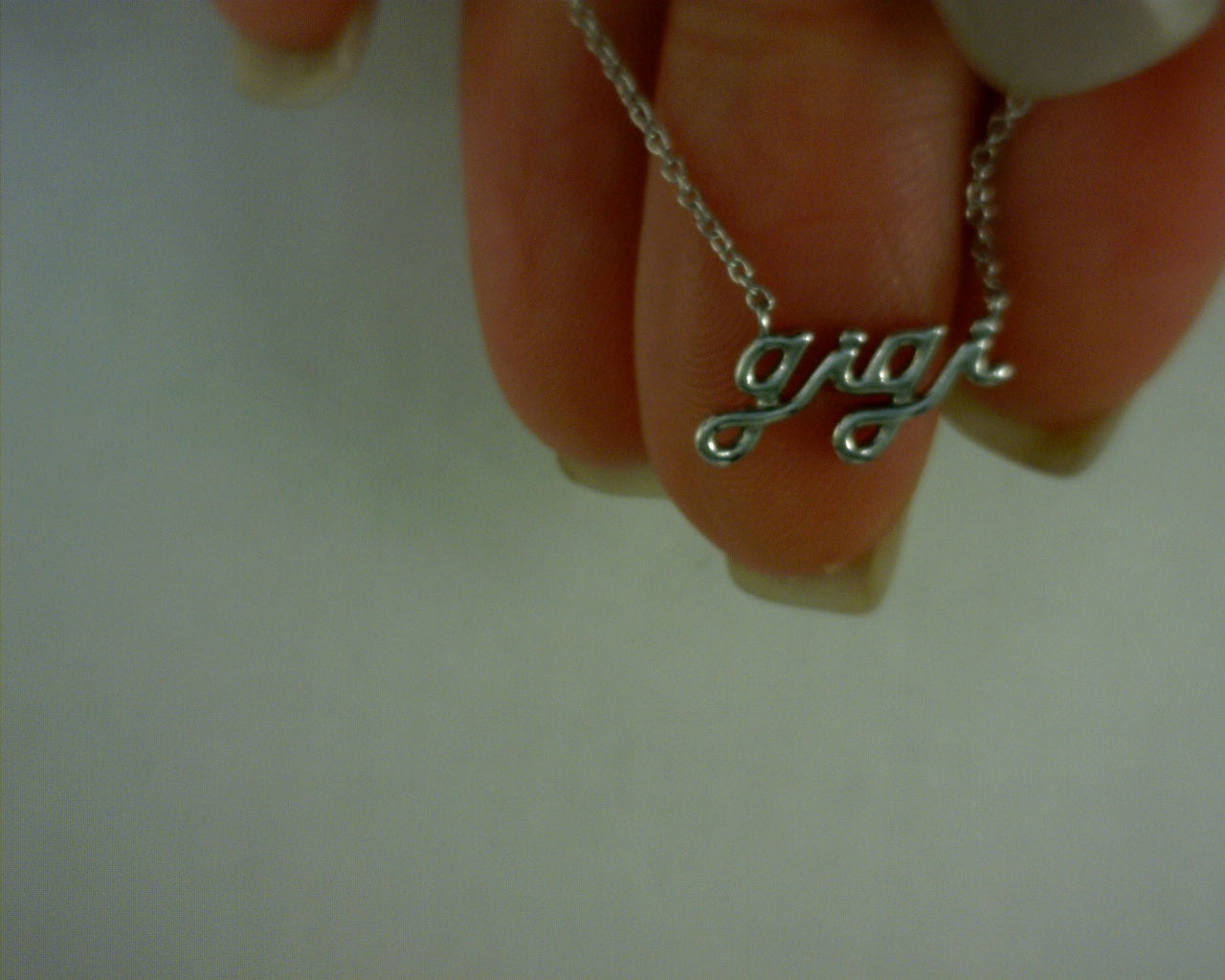 14 karat white gold gigi necklace 1.9g