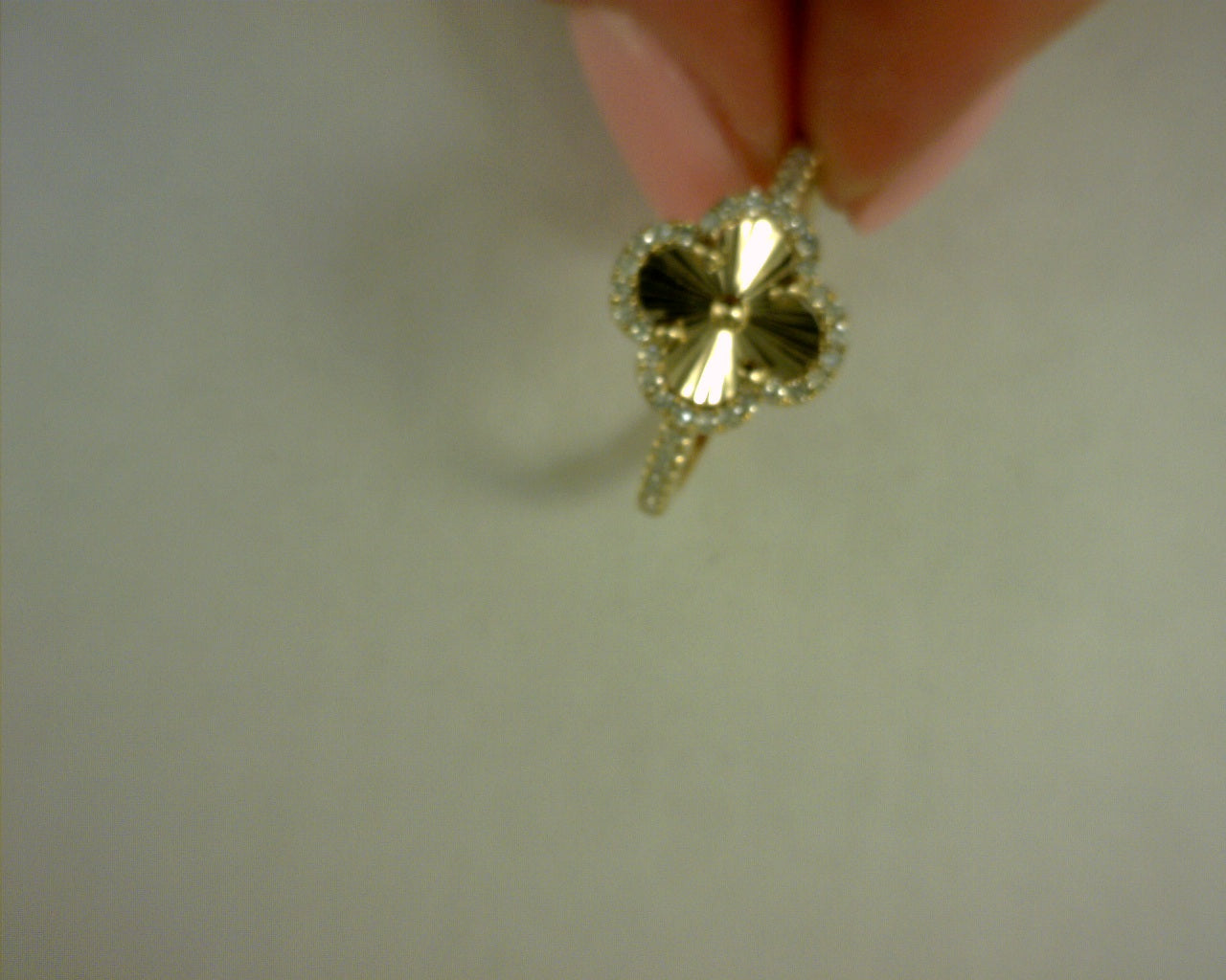 14KT YELLOW GOLD DIAMOND CLOVER RING 0.25TCW