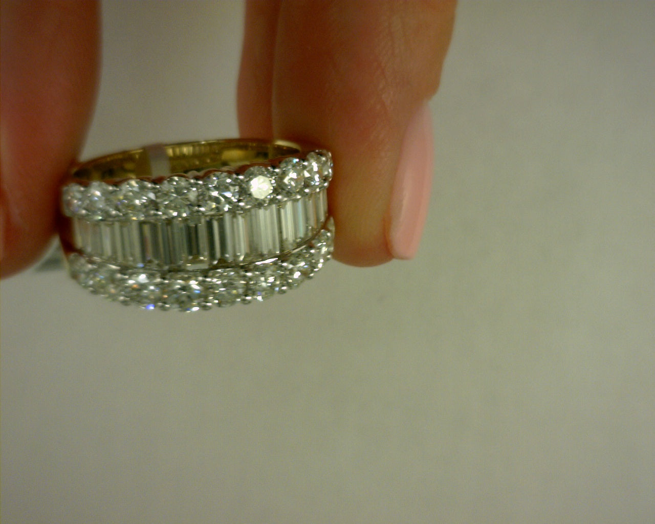 14KT TWO TONED GOLD 3.18 TCW DIAMOND BAND BAGUETTE