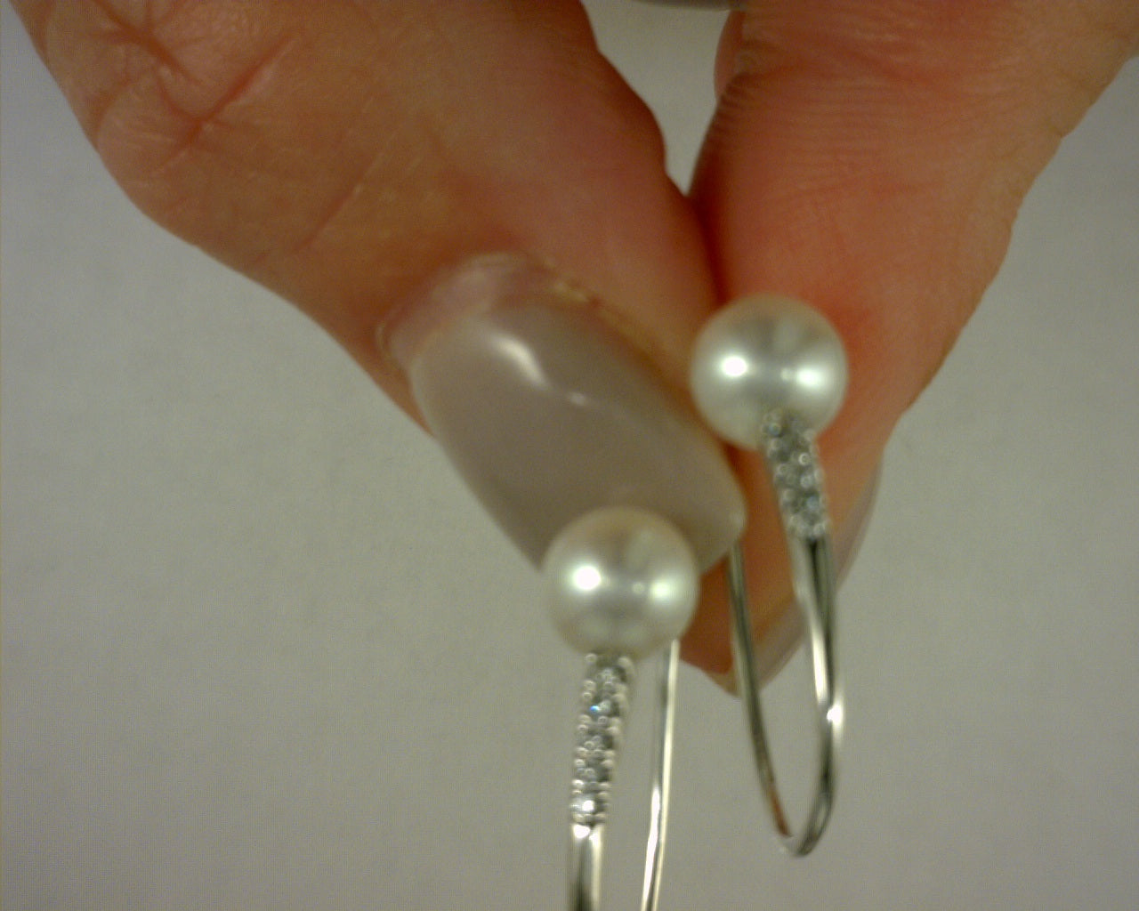 14 KARAT WHITE GOLD DIAMOND AND PEARL FISH WORE DROP EARRING #S2115762