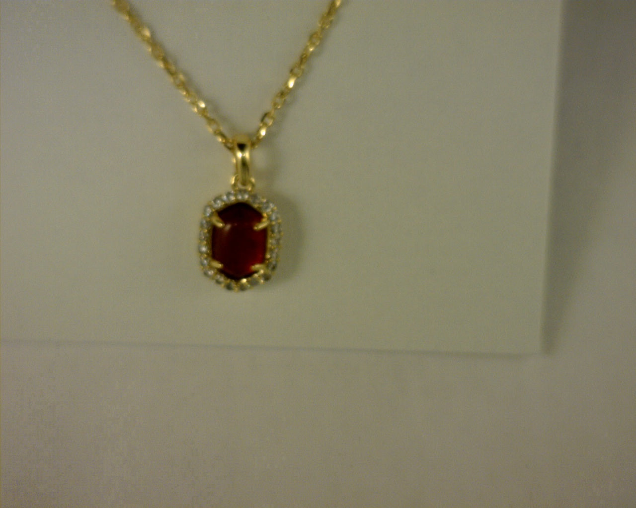 daphne crystal mecklace gold dark burgundy iilusion