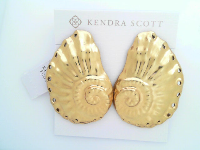 SHELL earrings