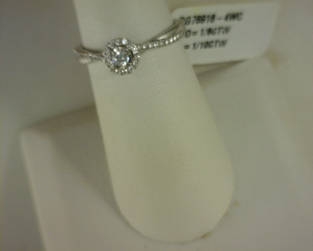 14kw 1/4CTW Diamond Ring