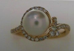 10KT PEARL AND DIAMOND RING