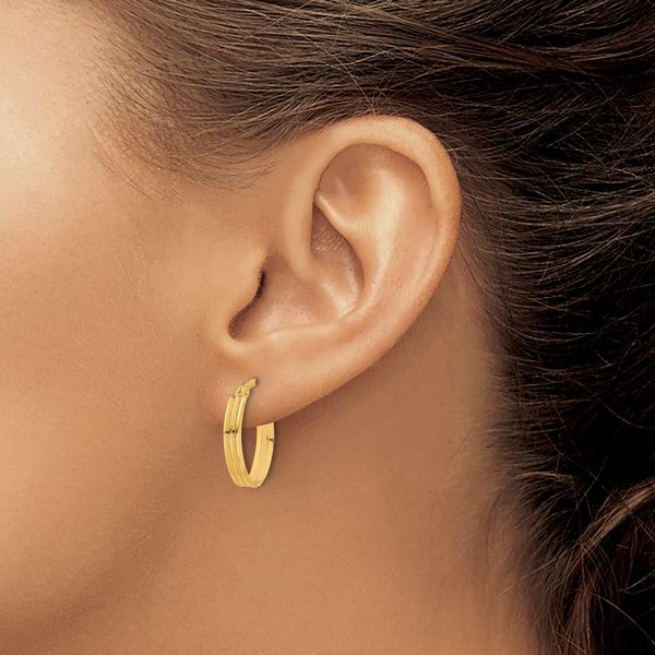 10K Polished and Grooved Oval Hoop Earrings - Image 3