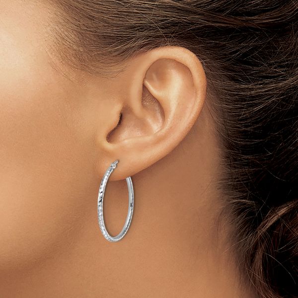 Leslie's 10k White Gold Diamond-cut 2mm Round Tube Hoop Earrings - Image 3