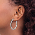 10k White Gold Diamond-cut 3mm Round Hoop Earrings - Image 3