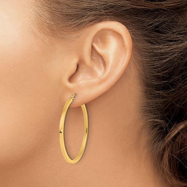 Leslie's 10k 2mm Square Tube Hoop Earrings - Image 3
