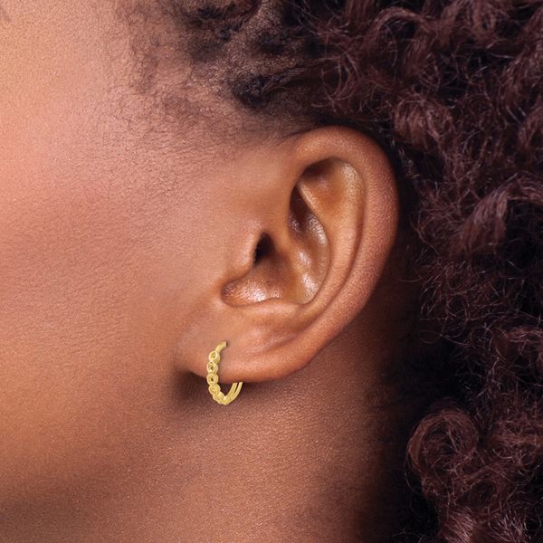 Leslie's 10K Polished Round Link Pattern Huggie Hoop Earrings - Image 3