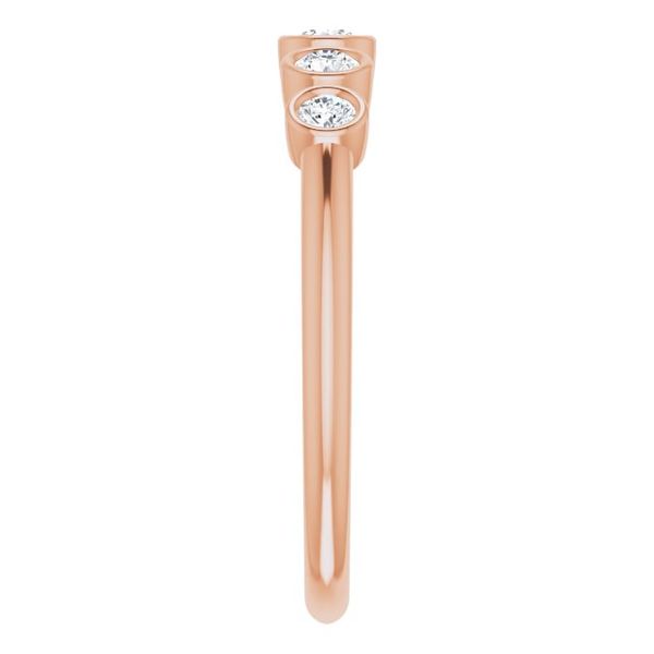Graduated Bezel-Set Ring - Image 4