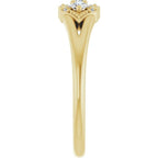 Vintage-Inspired Three-Stone Ring - Image 4