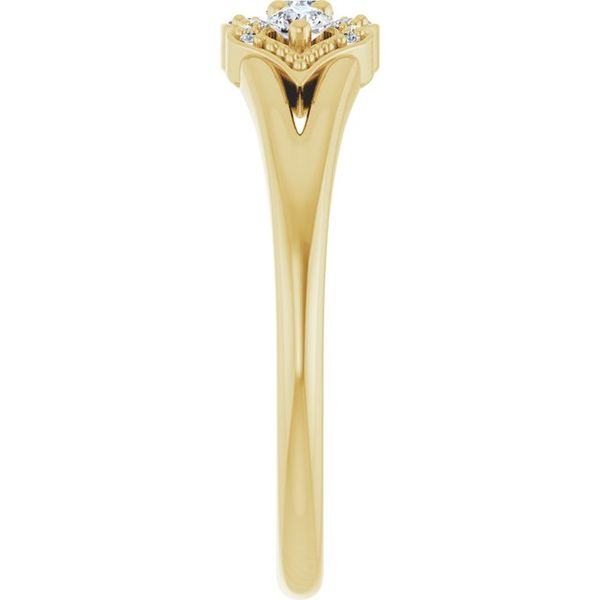 Vintage-Inspired Three-Stone Ring - Image 4