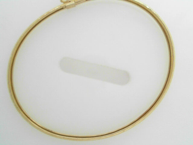 Hexagonal Design Diamond-cut flexible bangle