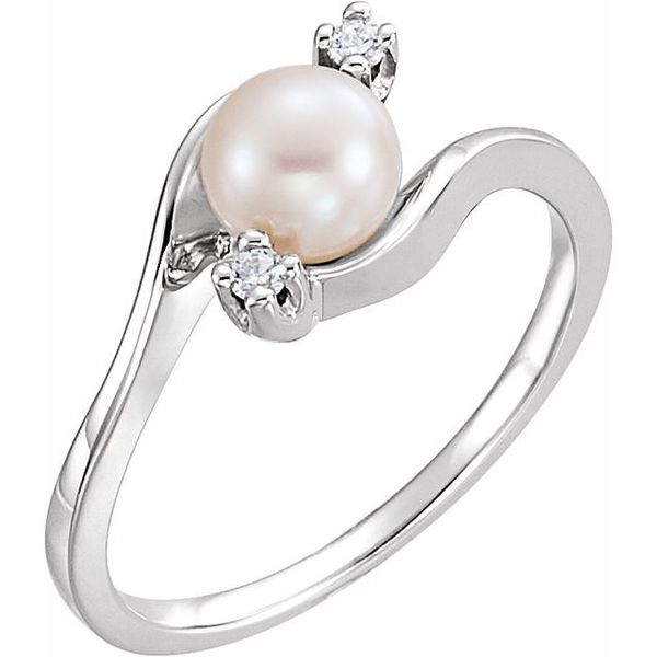 Accented Pearl Bypass Ring