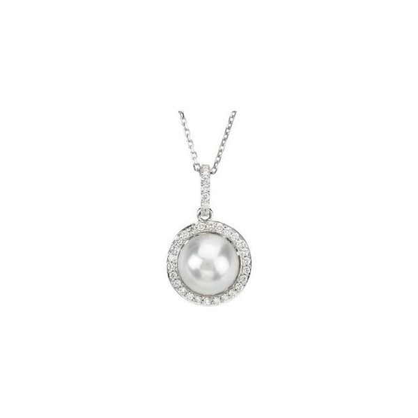 Halo-Style Pearl Necklace