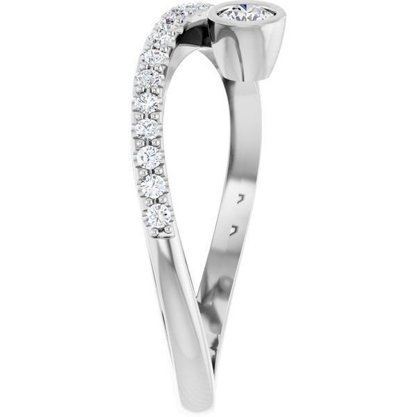 Criss-Cross Bezel-Set Ring - Image 4