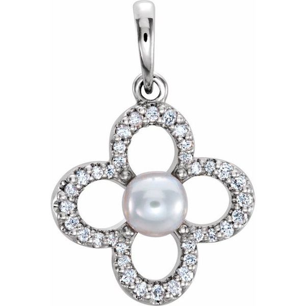 Pearl Clover Pendant