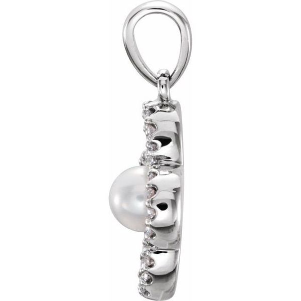 Pearl Clover Pendant - Image 2