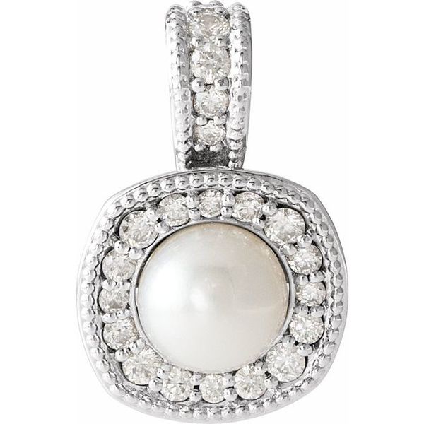 Halo-Style Pearl Pendant